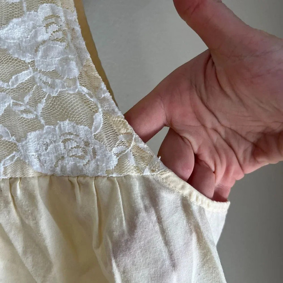 Vtg Womens Yellow Cream Night Dress Lace Front Tie Bow Pullover Sleeveless M/L - Picture 5 of 13